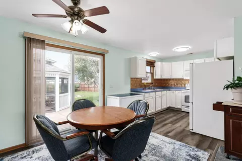 Dining - 206 Cedar Ave, Delavan, WI 53115 photo 2 of 2