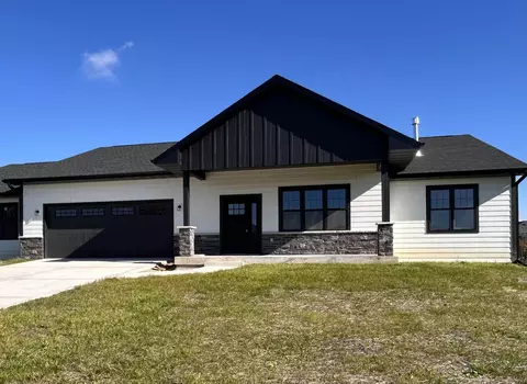 2616 Cumberland Dr, Janesville, WI 53546