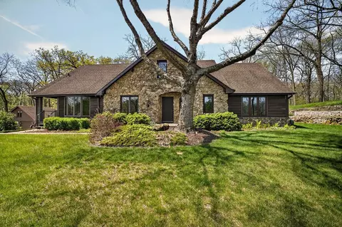 4802 Country Meadows Rd, Brooklyn, WI 53521