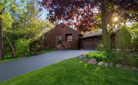 1815 Royal Oaks Dr, Janesville, WI 53548