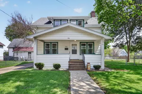 953 Oak St, Beloit, WI 53511