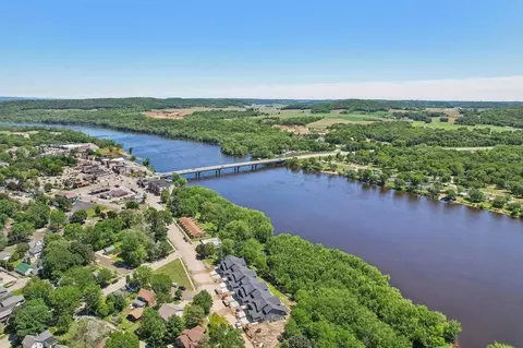 1002 Water St, Sauk City, WI 53583