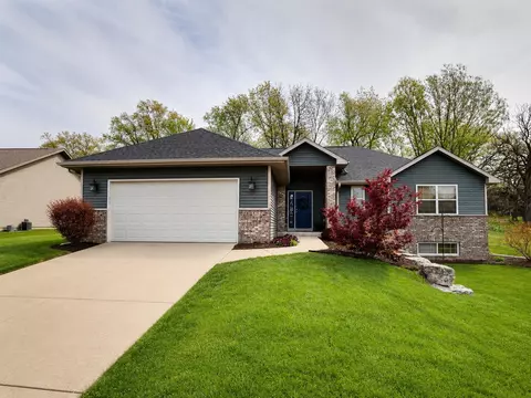 218 Noahs Arc Ct, Evansville, WI 53536