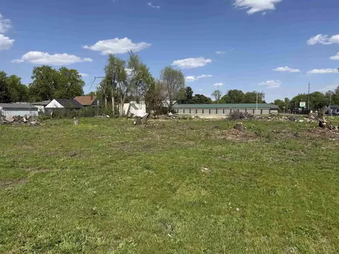 1465 Bayliss Ave, Beloit, WI 53511