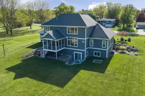 4664 Stonewood Dr, Middleton, WI 53562