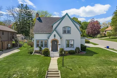 1421 Ash St, Baraboo, WI 53913