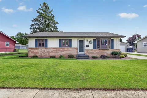 2215 S Grant Ave, Janesville, WI 53546