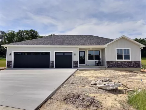 2926 Blue Jay Ln, Portage, WI 53901