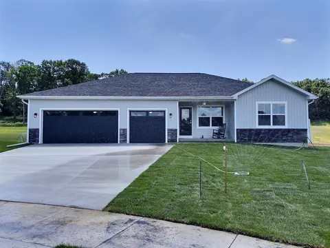 2926 Blue Jay Ln, Portage, WI 53901