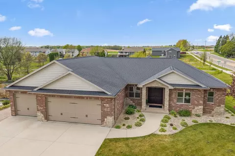 441 Willow Springs Ct, Janesville, WI 53548