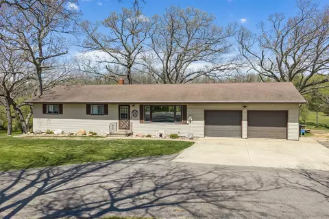 e9010a South Avenue, Reedsburg, WI 53959