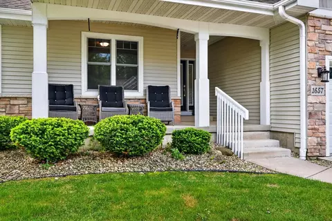 1657 Silverado Dr, Sun Prairie, WI 53590