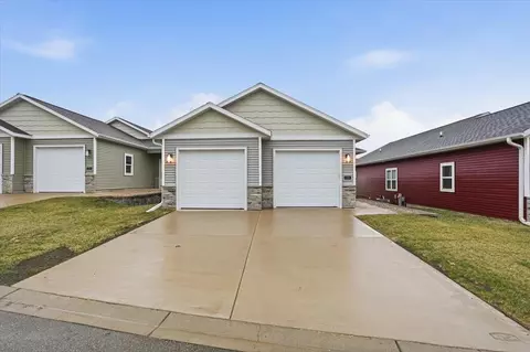 1206 Tivoli Cir, Oregon, WI 53575