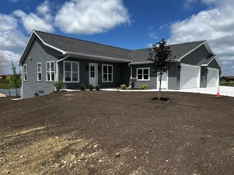 814 Lakeview Ln, Ripon, WI 54971