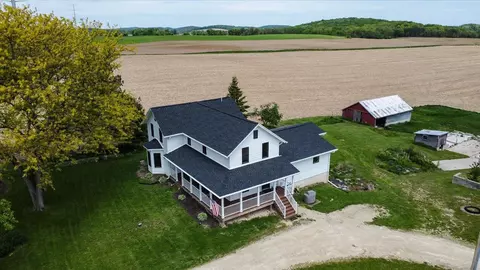 5260 Tower Line Rd, Marshall, WI 53559