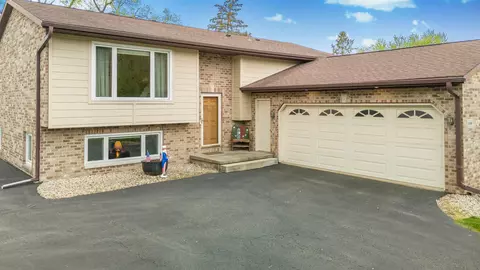 6580 Linden Cir, Windsor, WI 53598