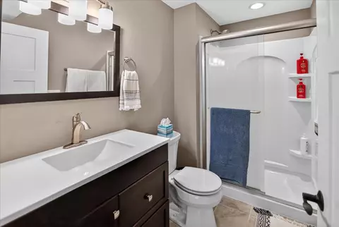 Bath - 4416 Eagle Ridge Ln, Windsor, WI 53598 photo 7 of 8