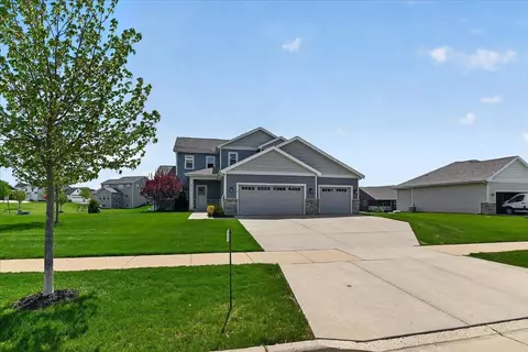 Exterior - 4416 Eagle Ridge Ln, Windsor, WI 53598 photo 2 of 9