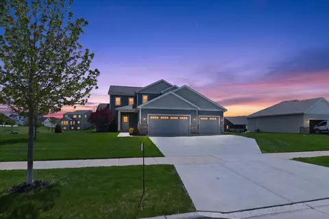 Exterior - 4416 Eagle Ridge Ln, Windsor, WI 53598 photo 3 of 9