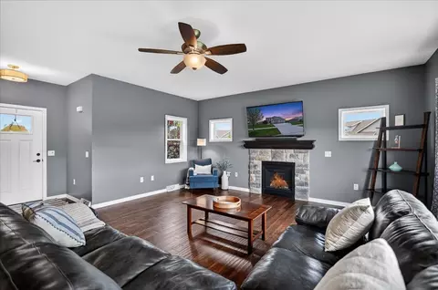 Living - 4416 Eagle Ridge Ln, Windsor, WI 53598 photo 3 of 3