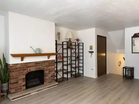6239 Charing Cross Ln #B-2, Middleton, WI 53562