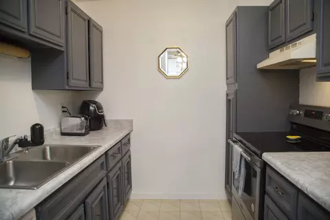 6239 Charing Cross Ln #B-2, Middleton, WI 53562