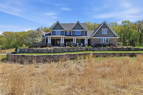 5090 Aspen Valley Ct, Middleton, WI 53562
