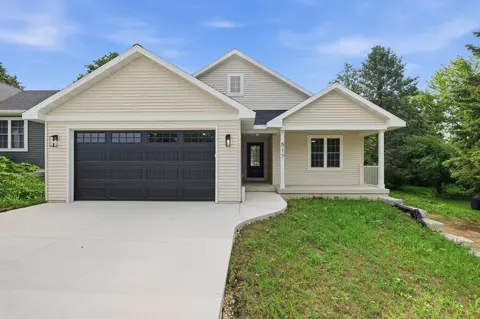 517 Alan Dr, Mount Horeb, WI 53572