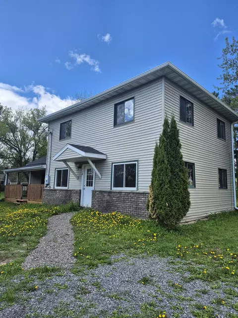 114 S Sechlerville Rd, Hixton, WI 54635