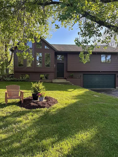 6283 Onwentsia Trl, Oregon, WI 53575