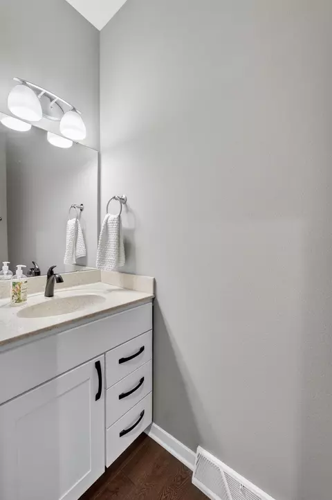 Bath - 4419 Eagle Ridge Ln, Windsor, WI 53598 photo 1 of 5