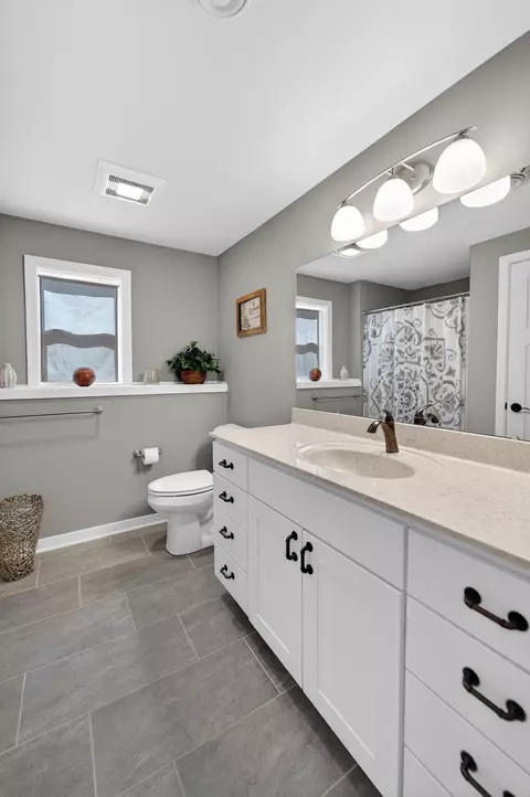 Bath - 4419 Eagle Ridge Ln, Windsor, WI 53598 photo 5 of 5