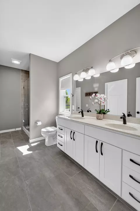 Bath - 4419 Eagle Ridge Ln, Windsor, WI 53598 photo 2 of 5