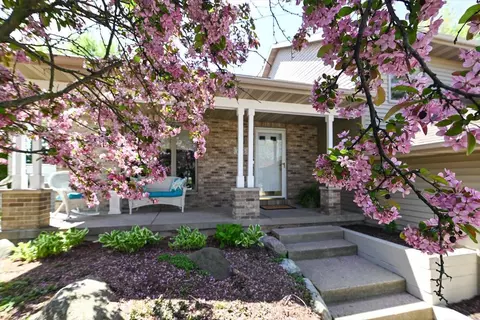 706 Summerton Ct, Sun Prairie, WI 53590