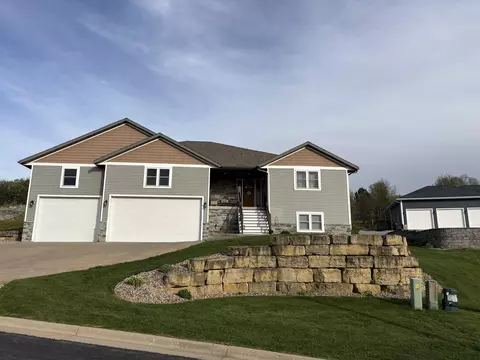 204 Savannah St, Barneveld, WI 53507