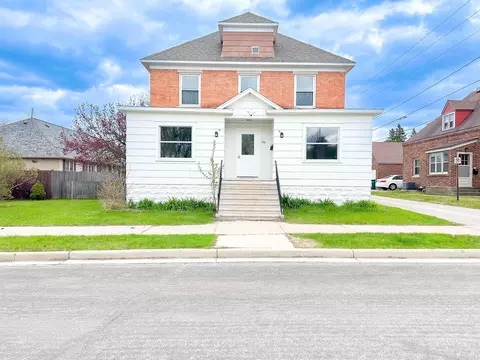 910 Wells St, Marinette, WI 54143