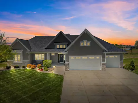 1630 Liatris Dr, Sun Prairie, WI 53590
