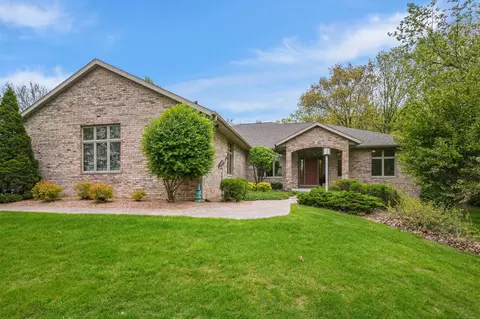 7622 N Orchard View Dr, Evansville, WI 53536