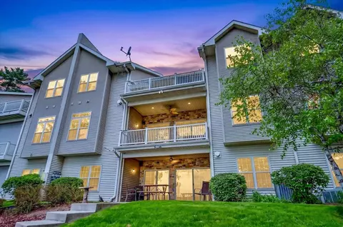 414 E Hiawatha Dr #103, Wisconsin Dells, WI 53965