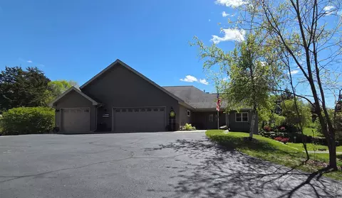 7247 W Breneman Rd, Pardeeville, WI 53954