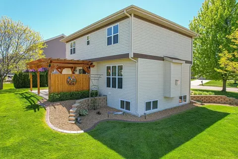 Exterior - 897 Sumac St, Oregon, WI 53575 photo 4 of 9