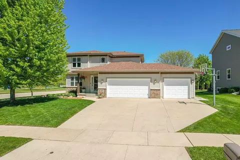 Exterior - 897 Sumac St, Oregon, WI 53575 photo 2 of 9