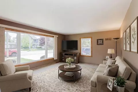 880 N 2nd St, Platteville, WI 53818