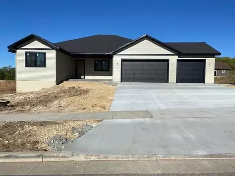 321 Roosevelt St, Baraboo, WI 53913