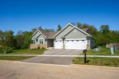 407 Sambor Trl, Belvidere, IL 61008