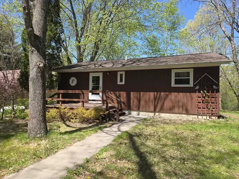 3217 3rd Ct, Oxford, WI 53952