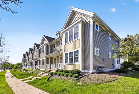 3742 Mammoth Trl #3742, Madison, WI 53719