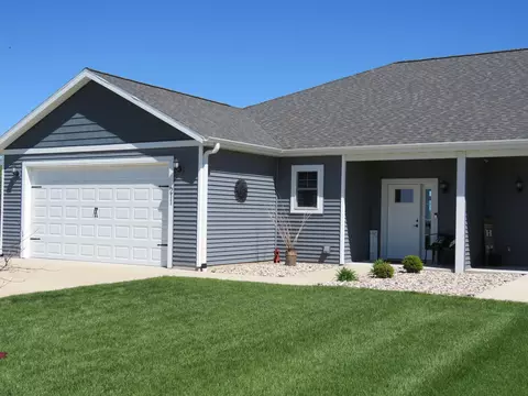 211 Linden Ln, Fox Lake, WI 53933