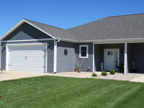 211 Linden Ln, Fox Lake, WI 53933