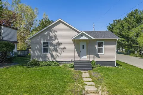 201 Arlington Ave, Mauston, WI 53948